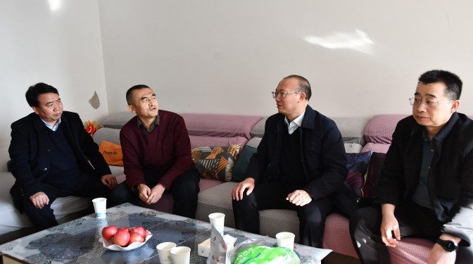 新春慰問顯真情，建科關(guān)懷暖人心——甘肅建科院開展2025年春節(jié)送溫暖活動